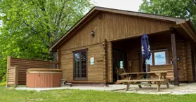 La Bannik - Location de Chalets, Camping et Spa